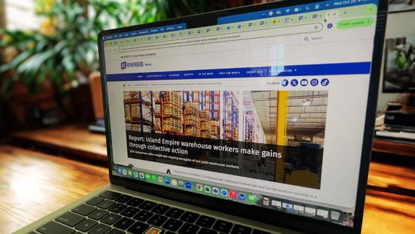 Computer screen with UCR news open